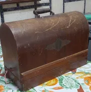 Maquina de coser antigua y muñecas de porcelana - Img 49819701