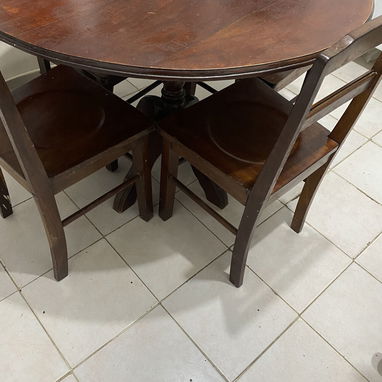 Vendo juego de comedor de caoba. Contactar con Isabela al 58264306. Más información por WhatsApp. - 6/7