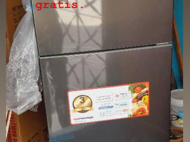 Refrigerador marca Premier de 9 pies - Img main-image
