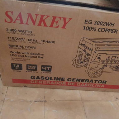 vendo planta electrica de gas💨 y gasolina ⛽original de 110/220/ V/ de 3000W el pico y sostenida de 2800W es 4 tiempo nu - Img 121760596