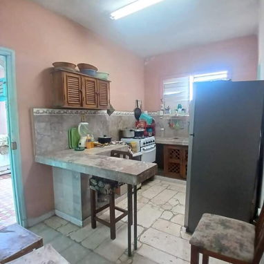 SE VENDE AMPLIA PROPIEDAD DE DOS PISOS EN MIRAMAR - Img 128134267