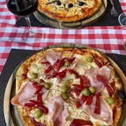 Buscó trabajo de pizzero cocinero tengo experiencia demostrable - Img 56244672