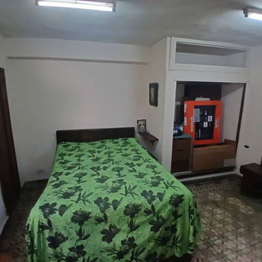 *$16.000usd. En venta casa (ALTOS, LAS 2 PLANTAS SUPERIORES) de un inmueble de 3 plantas en Lawton, Avenida Dolores, - Img 125605242