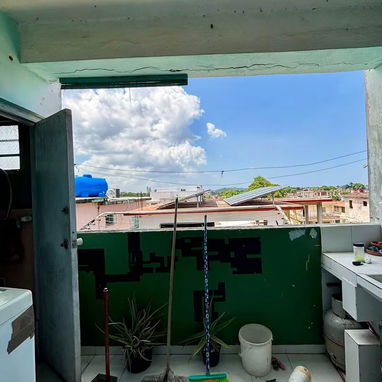AMPLIO APARTAMENTO CAPITALISTA EN CASINO DEPORTIVO POR 22000! (3 CUARTOS Y MEDIO, 2 BAÑOS Y BALCÓN) - 6/6