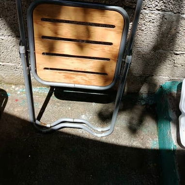 🪑🚨4 sillas plegables de madera y aluminio. En perfecto estado 40 USD por las 4 o el equivalente en cup. - 2/2
