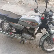 Moto Suzuki x100 como nueva con todos sus papeles en regla - Img 57520972