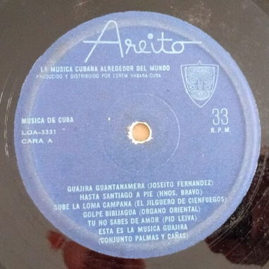 Vendo discos de vinilo LP y 45 rpm LP 700 cup 45 rpm a 300 cup todos x 5000 cup - Img 126049140