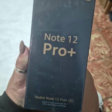 Teléfonos celulares nuevos en su caja listos para estrenar - 8/10