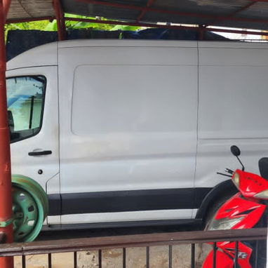 Se vende FORD Transit Cargo 2019 (Van de carga) con 104.000km de diesel en 45mil usd escribír al WhatsApp 54816397 - 2/2