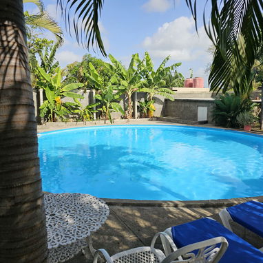 Pasadia o Hospedaje Hostal Las Palmas con Piscina Juego de Mesa y juego de Dardos - Img 125435479