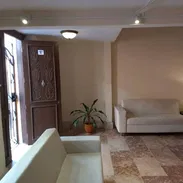 ‼️EN VENTA CASA-HOSTAL PUERTA CALLE Amueblada en Centro Habana TOTALMEMTE RENOVADA PLACA del año 1910‼️ - Img 56740865