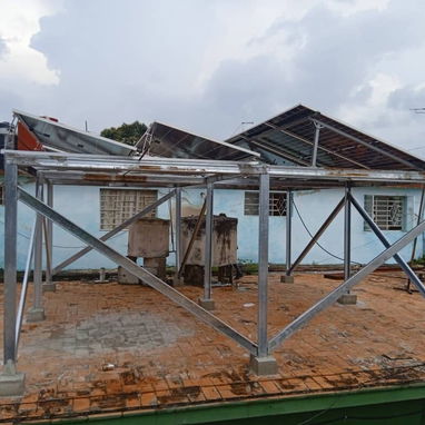 Se asen estructuras para paneles solares - 3/6