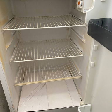 Refrigerador de uso!!! Máquina funcionando bien. Detalles en chapistería y plásticos - 2/5