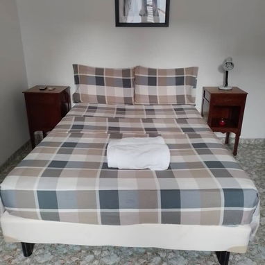 Casa tradicional cubana en el Vedado ,renta por días o corto tiempo a cubanos y extranjeros - Img 118976143