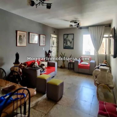 GG-176. ¡APARTAMENTO IMPECABLE DE 2 CUARTOS EN EL CERRO CON GRAN TERRAZA PRIVADA EN AZOTEA Y HERMOSA - 2/10