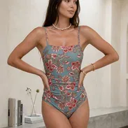 Trusa Exclusiva Traje de Baño Enterizo – Diseño Floral de Lujo y Estilo Boutique M 18usd - Img 55100759