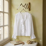 Blusa Elegante Blanca con Volantes S 15 - Img 57754484