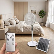 Ventilador recargable nuevos en su caja,táctil,con control remoto,y carga con panel solar - Img 56424658
