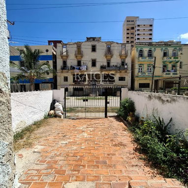 ¡Opotunidad de Inversión! Apartamento Capitalista en el Vedado cercano a la Embajada de EEUU - $36 000 USD - 4/9