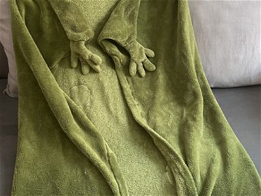 Corcha de rana para niños sirve de disfraz o toalla - Img 67371321