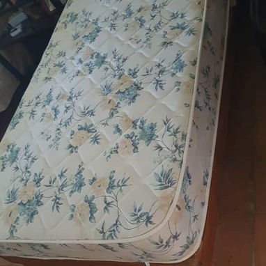 Cama personal con su colchón - Img 127545555