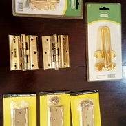 Vendo: 1-Pestillo de seguridad para puertas, ideal para añadir un extra de protección.Acabado dorado. Precio:3500 CUP 2- - Img 55836039