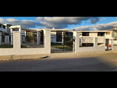 Vendo mi casa en nuevo vedado rebajada - Img 66312113