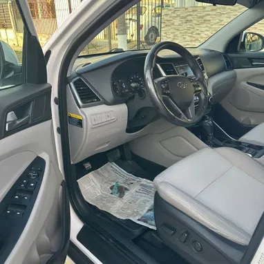 Vendo negocio, Hyundai Tucson, 2017 80 mil millas - Img 116194594