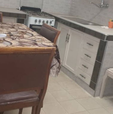 Renta de apartamento lineal de 2 cuartos vedado 25 entre 8 y 10 - Img 94354641