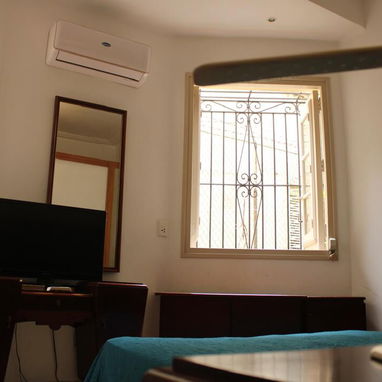 1500-USD Se Alquila apartamento en zona céntrica del Vedado - Img 125477249