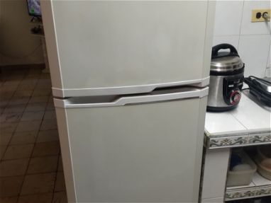 En venta refrigerador Mabe roto por gas con maquina en perfecto estado - Img main-image