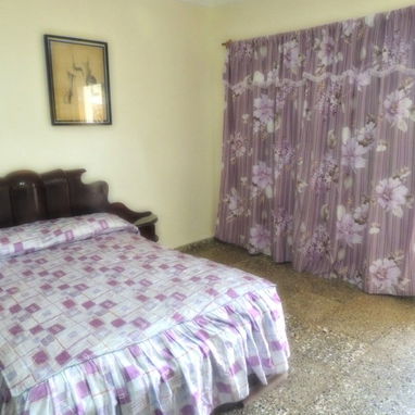 Alquiler de casa en la playa con piscina en Guanabo. Casa de renta en la playa a 8 cuadras del mar con piscina - Img 120967521