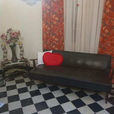 vendo casa en bajo puerta calle en centro Habana lealtad y condesa - 2/10