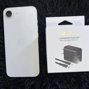 ‼️iPhone 16e Libre de Fabrica Sim física Color disponibles: blanco hielo Almacenamiento:128GB Bateria: 98% - Img 55735820