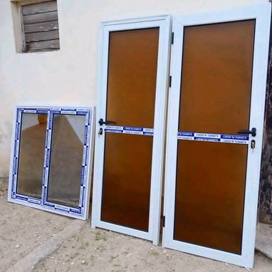 Asemos y realizamos todo tipo de trabajos de carpintería de aluminio y cristales - Img 125356904