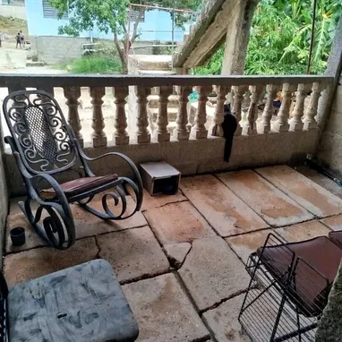 Se vende casa situada en el cerro - 2/10