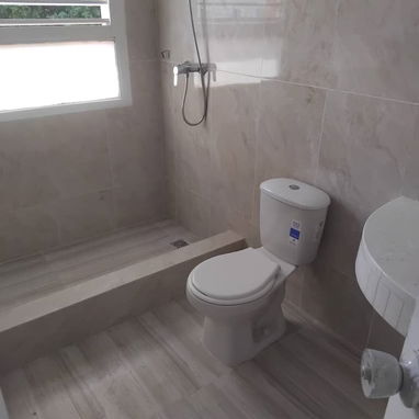 Ofertaaa con excepcionales vistas al Parque Jhon Lennon!! Totalmente restaurado bello apto de 2 cuartos y 2 baños!!!! - Img 118567343