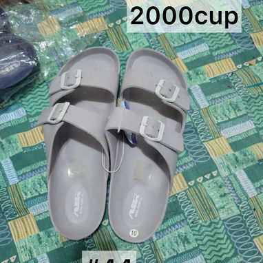 Chancletas y zapatos - 5/6