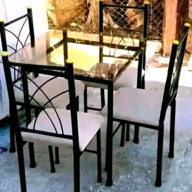 LO QUE BUSCAS.. JUEGOS DE COMEDOR con diferentes diseños para que puedas elegir según tu gusto..  AL PRIVADO PARA VER CA - 4/5