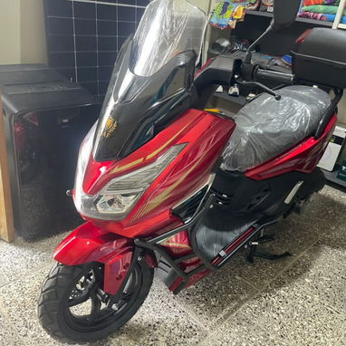 🏍️ MAF PRO 2026 - 150CC AUTOMÁTICA - ¡ARRANQUE ELÉCTRICO Y PEDAL, FRENOS DE DISCO Y DIRECTA A CHAPA - 3/4