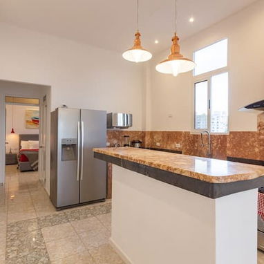 Hermoso apartamento de 2 recámaras disponible en Vedado, La Habana, Cuba - Img 125863209