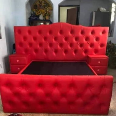 Cama Tapizada con Mesitas Lista para Entregar. - Img 119207745