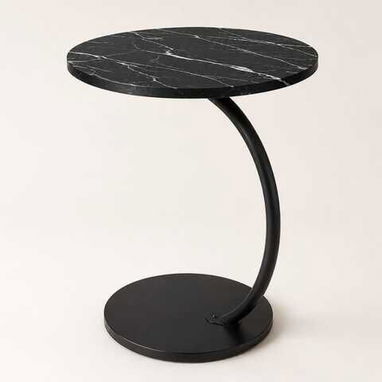 Mesa Auxiliar Redonda Estilo Mármol  💰 30 USD  Aporta elegancia y funcionalidad a cualquier espacio - 2/2