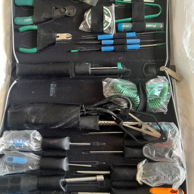 Vendo caja de Herramientas de Electrónica. 50 usd - Img 125225428