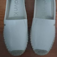 Vendo zapatillas de piel marca Calvin Klein número 8 - Img 55868648