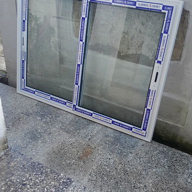 Ventanas de marquetería de aluminio con cristales. Puertas de exteriores y interiores. Bajos de meseta. Mamparas de baño - Img 112310676