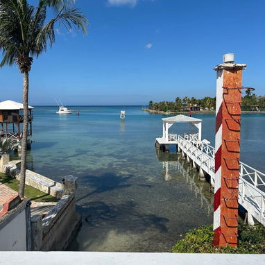 📲  Casa de renta totalmente independiente con salida al MAR! - Img 112447024