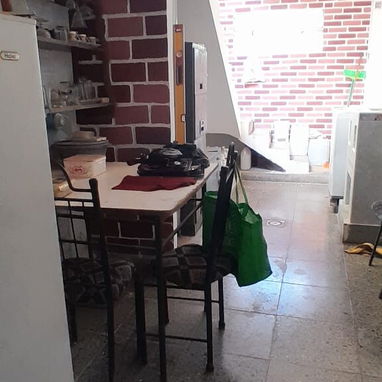 *$20.000usd NEGOCIABLE. En venta casa  independiente con garaje en Mantilla,  Arroyo Naranjo. Referencia: policlinico - 9/10