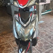 800 USD VENDO MOTO ELECTRICA DE USO HACIENDO 45 KILOMETRO CON CHAPA Y CERTIFICO SOY EL DUEÑO - Img 56418146