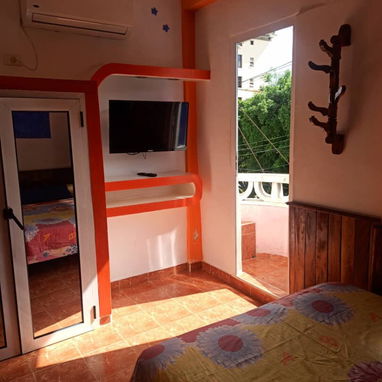 Se renta apartamento independiente de dos habitaciones en el Vedado, planta baja, todo climatizado.54026428 - Img 125647099